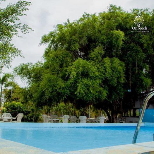 Onreech Hotel Seeduwa Luaran gambar