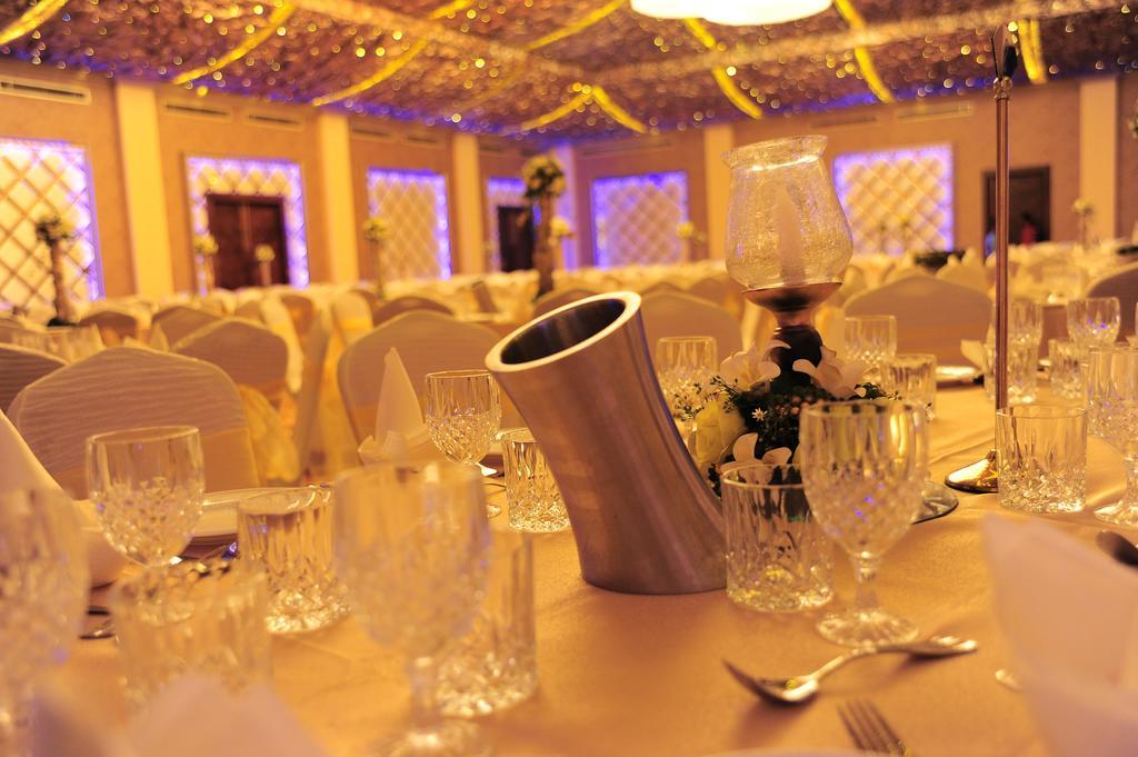 Onreech Hotel Seeduwa Luaran gambar