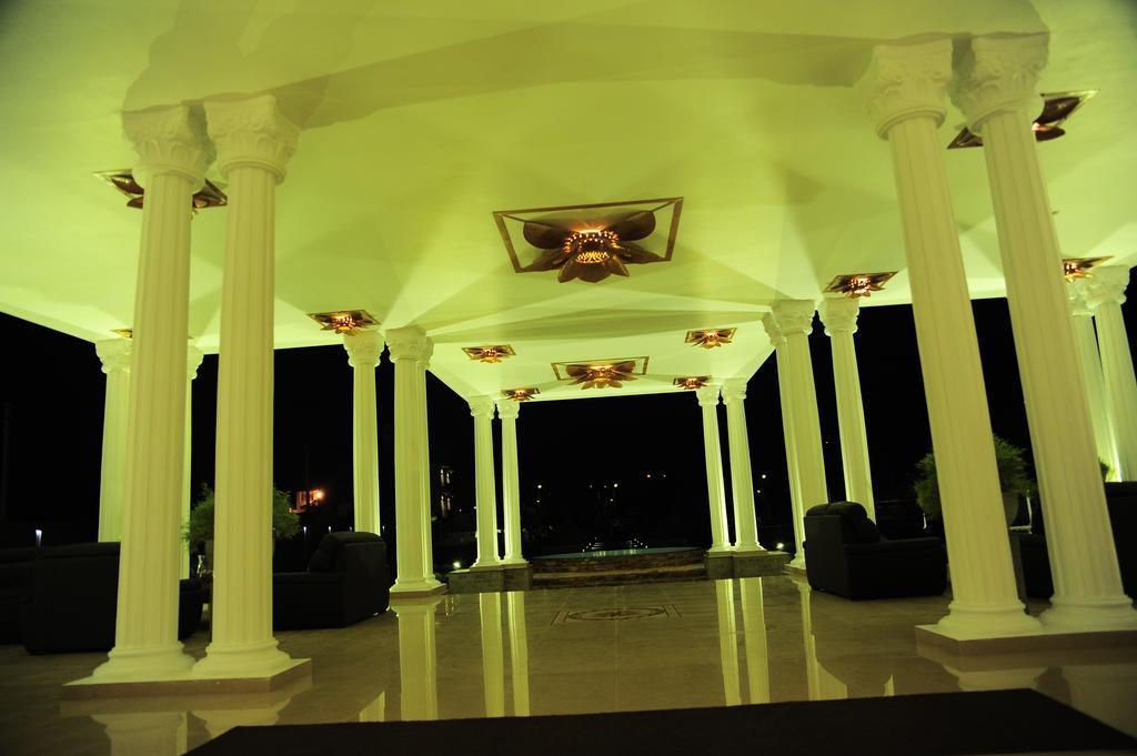 Onreech Hotel Seeduwa Luaran gambar